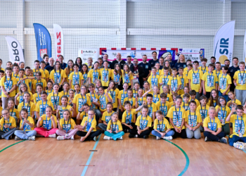 Otylia Swim Tour w Zgierzu - 120 młodych miłośników pływania trenowało z wybitnymi sportowcami