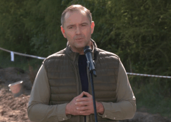 Karol Nawrocki sadził las w Łódzkiem. „Jestem przeciwnikiem ekoterroru”