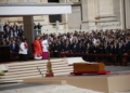 Uroczystości pogrzebowe papieża Franciszka w Watykanie. Ojciec Święty spoczął w Bazylice Matki Bożej Większej 4 Uroczystości pogrzebowe papieża Franciszka