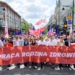Święto Pracy 2025. Pochód ulicą Piotrkowską w Łodzi [ZDJĘCIA]