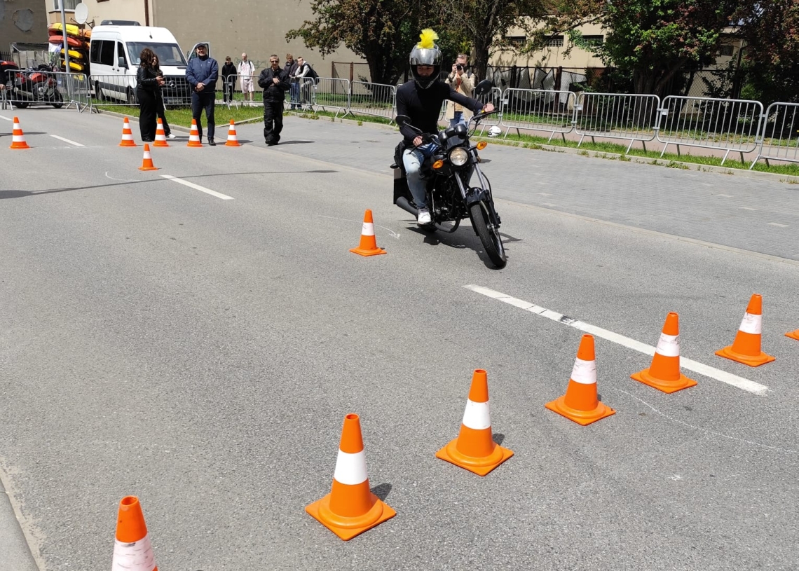 Wyjątkowa, motocyklowa impreza w Zduńskiej Woli. Dziewiąta edycja wydarzenia „Bezpiecznie Jednośladem”