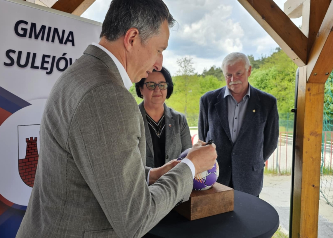 Plażowa piłka ręczna zawładnie Sulejowem. „Dobra lokalizacja, boiska i świetni ludzie”