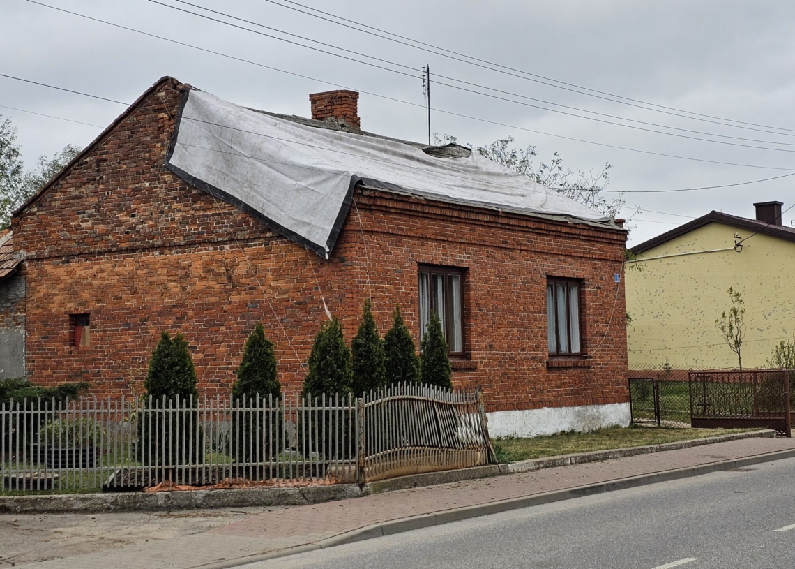 Gradobicie w gminie Rozprza. Co z pomocą dla mieszkańców?
