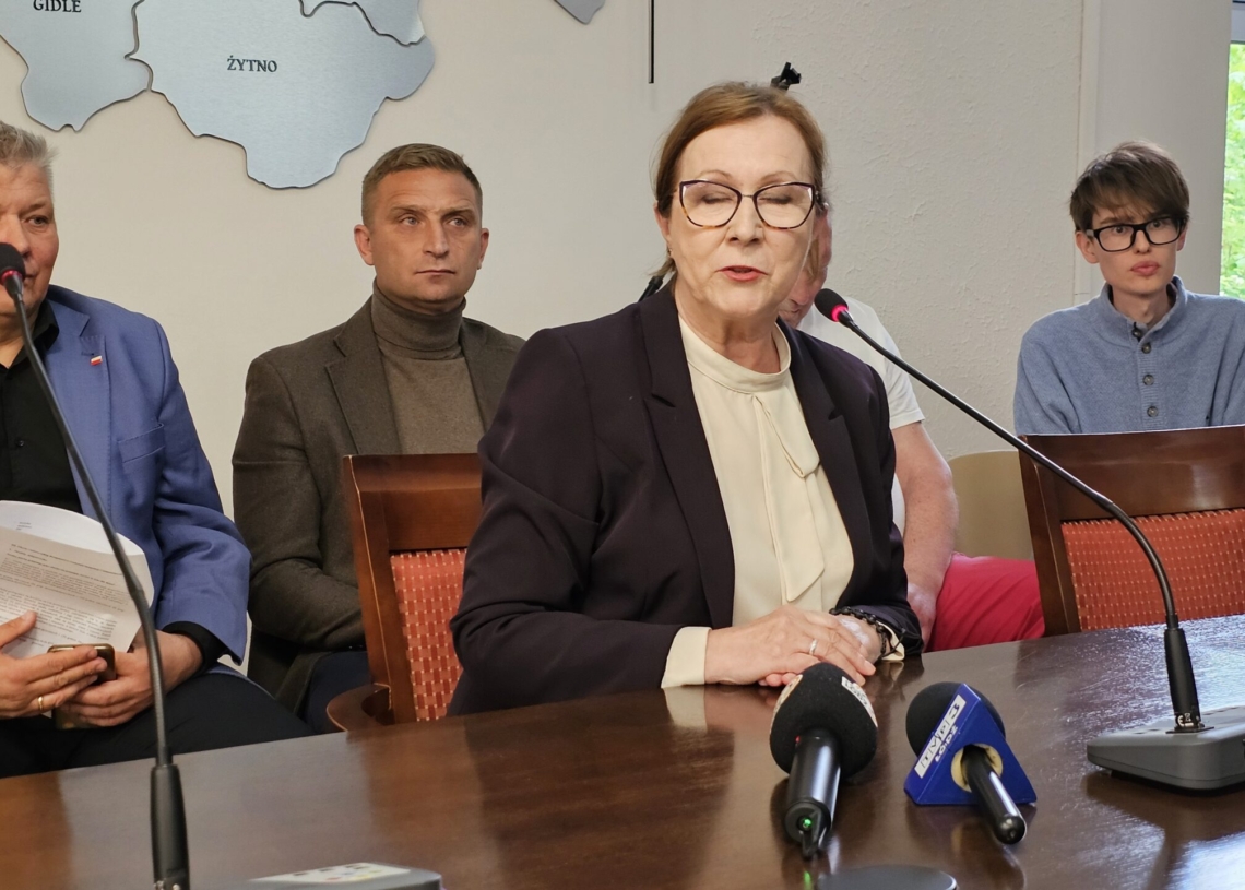 Sesja Rady Powiatu Radomszczańskiego ws. Centrum Integracji Cudzoziemców w Piotrkowie Trybunalskim. „Sama walka z tymi Centrami jest bez sensu”