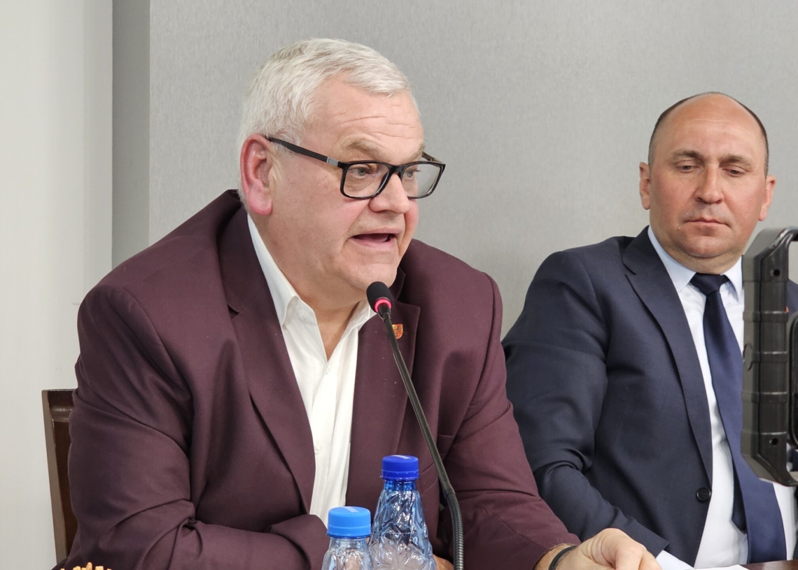 Sesja Rady Powiatu Radomszczańskiego ws. Centrum Integracji Cudzoziemców w Piotrkowie Trybunalskim. „Sama walka z tymi Centrami jest bez sensu”