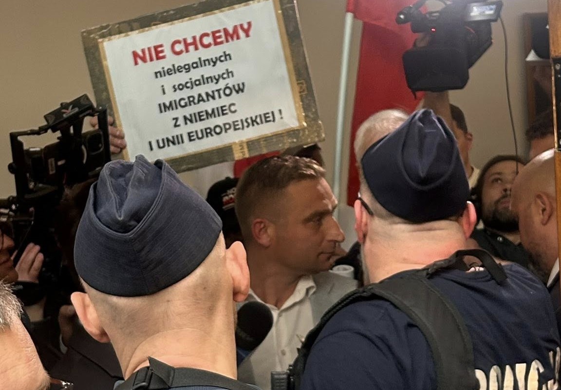 Zakłócone obrady Sejmiku Województwa Łódzkiego. Interweniowała policja