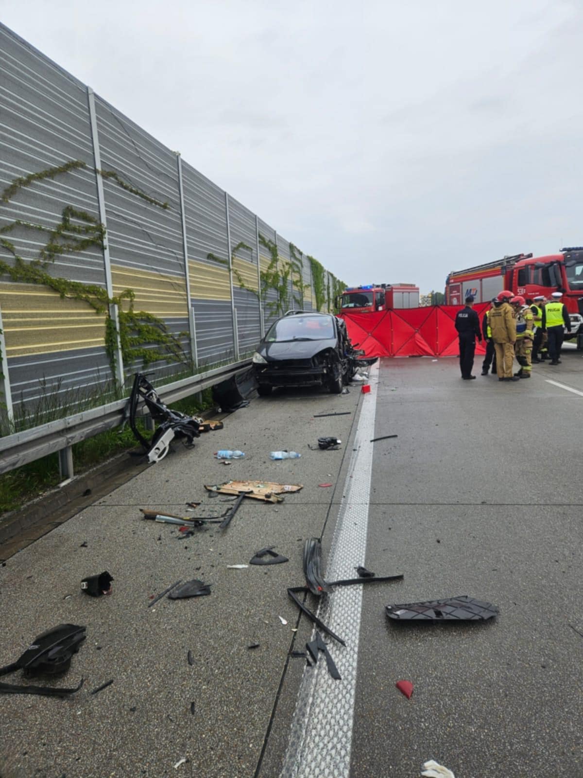 Wypadek na S8 w kierunku Wrocławia, sześć osób rannych. Uwaga na utrudnienia 2 Wypadek na S8 w kierunku Wrocławia, sześć osób rannych. Uwaga na utrudnienia