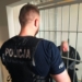 43-latek rzucał kamieniami w komendę policji w Radomsku 11 43-latek rzucał kamieniami w komendę policji w Radomsku