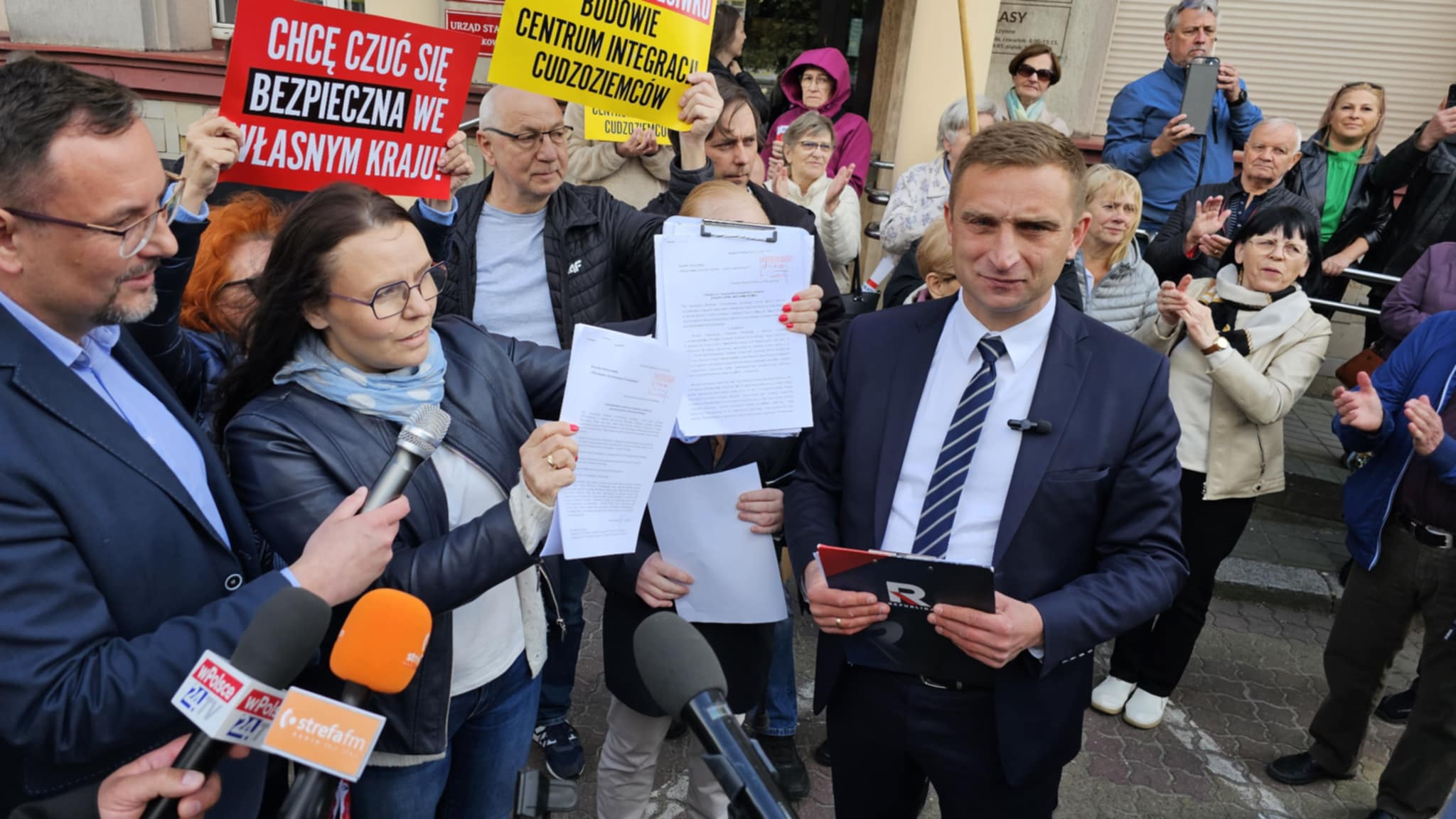 Mieszkańcy Piotrkowa chcą referendów? W tle spór o Centrum Integracji Cudzoziemców