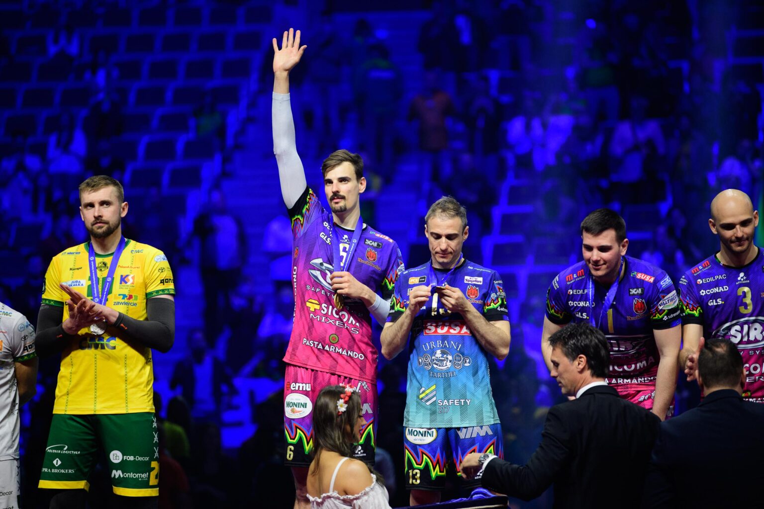CEV Zwyciezcy dekoracja Fot Sebastian Szwajkowski 17