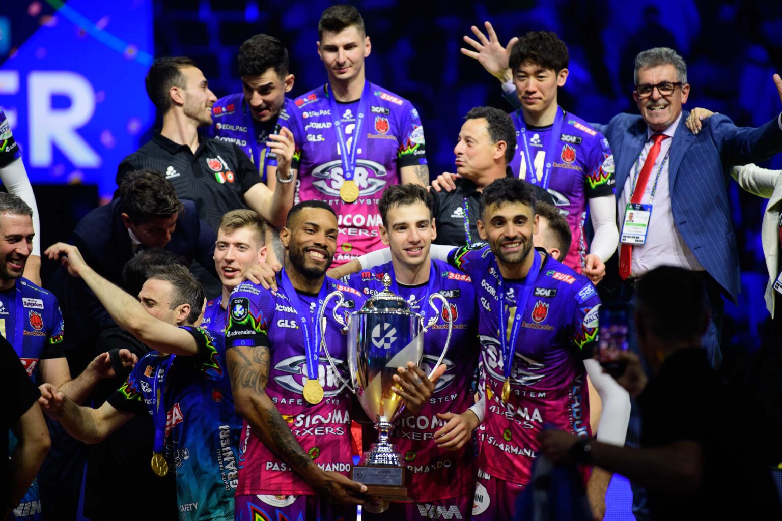 CEV Zwyciezcy dekoracja Fot Sebastian Szwajkowski 30