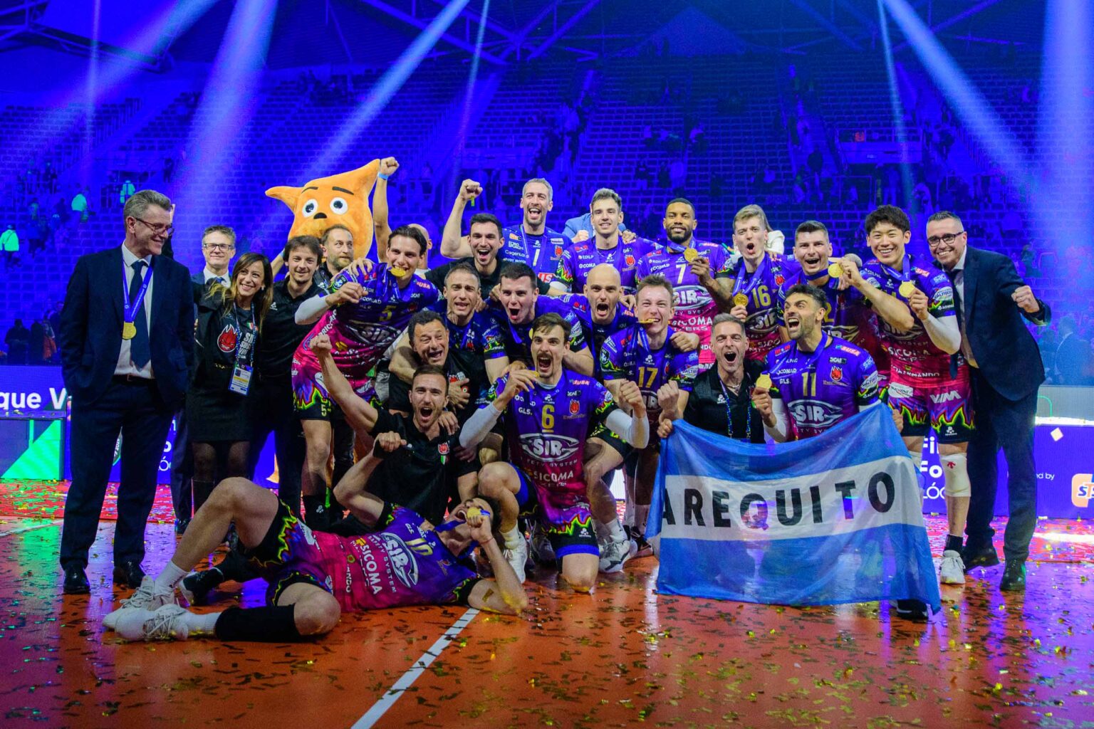 CEV Zwyciezcy dekoracja Fot Sebastian Szwajkowski 4