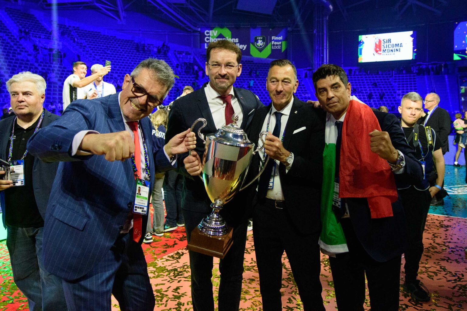 CEV Zwyciezcy dekoracja Fot Sebastian Szwajkowski 5