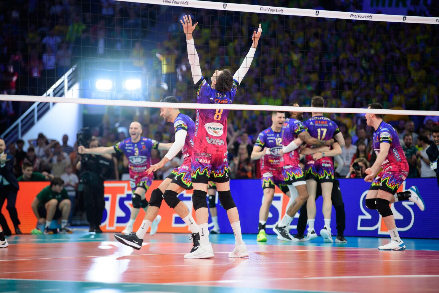 CEV Zwyciezcy dekoracja Fot Sebastian Szwajkowski 8