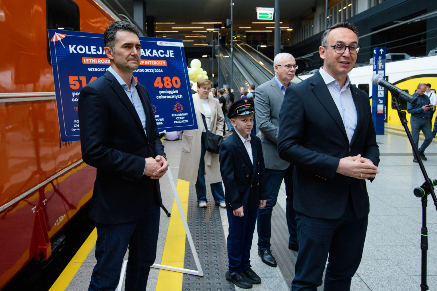 Koleja na wakacje minister Klimczak Fot Sebastian Szwajkowski 2