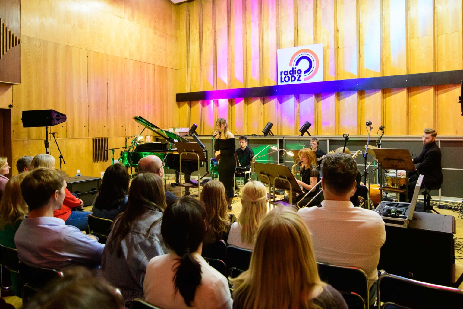 Koncert na Dzien Matki w Studiu Debicha Fot Sebastian Szwajkowski 12