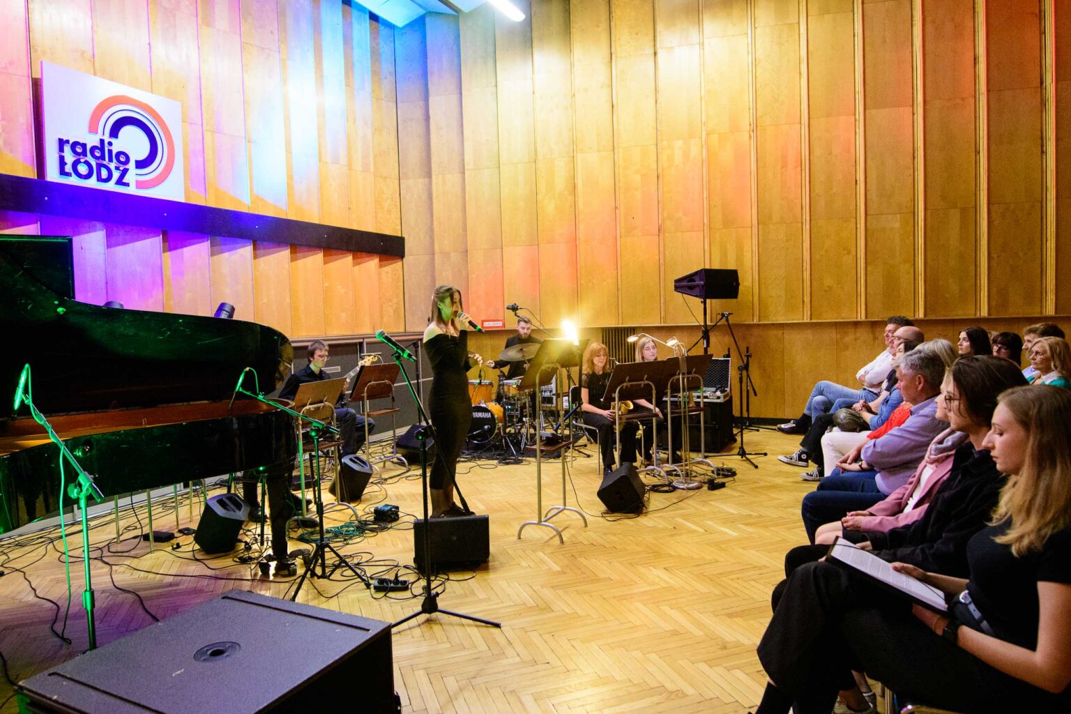 Koncert na Dzien Matki w Studiu Debicha Fot Sebastian Szwajkowski 15
