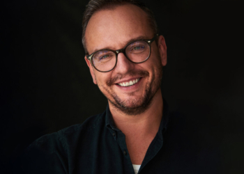 Karp w kulturze. Michał Szulc o polskiej modzie: „Przestaliśmy być kojarzeni jako  śmieszna baza inspiracji Balenciagi.” [PODCAST]