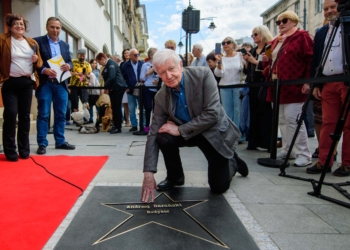 Kolejna gwiazda na ulicy Piotrkowskiej odsłonięta! Wyróżniono reżysera Andrzeja Barańskiego [ZDJĘCIA]