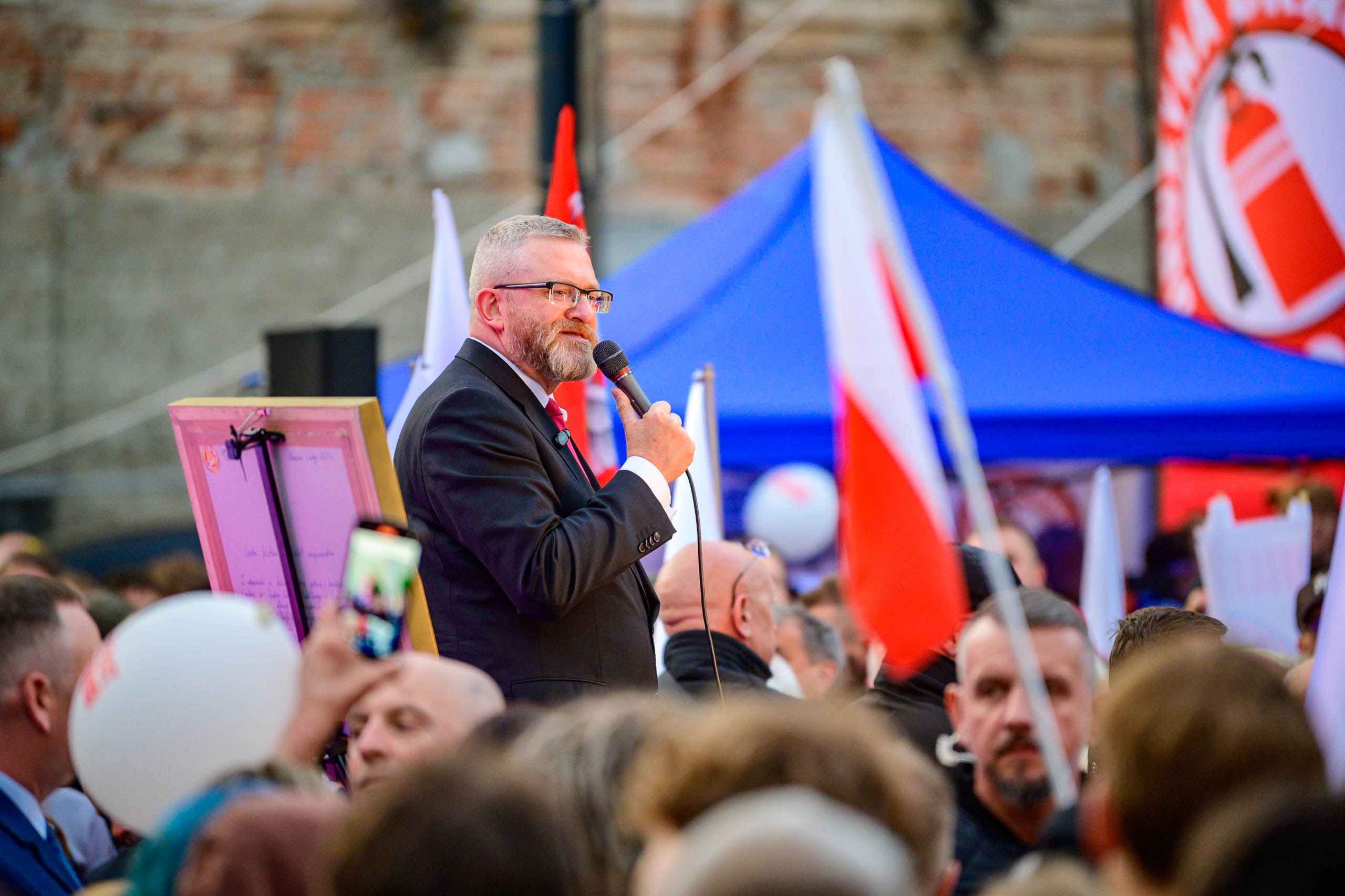Grzegorz Braun w Łodzi. Kandydat na prezydenta mówił o bezpieczeństwie i energetyce [ZDJĘCIA]