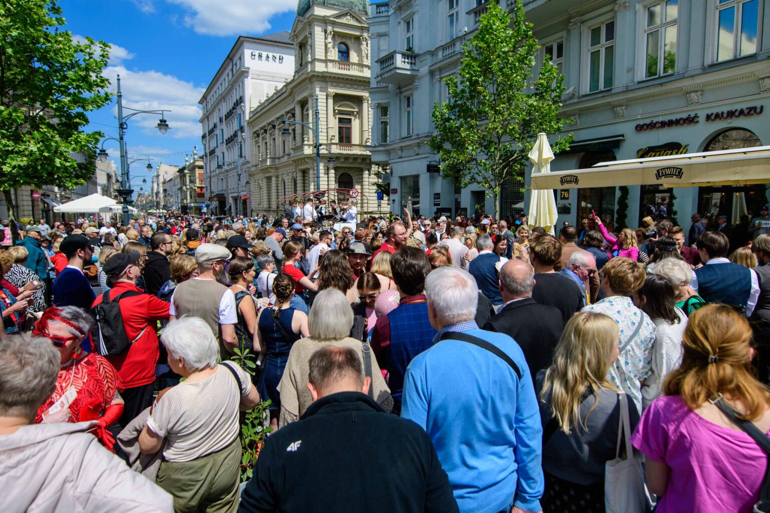 Swingowy spacer ulica Piotrkowska Fot Sebastian Szwajkowski 7