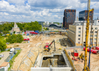Komora Fabryczna w budowie. Tutaj tunel połączy się z dworcem [ZDJĘCIA]