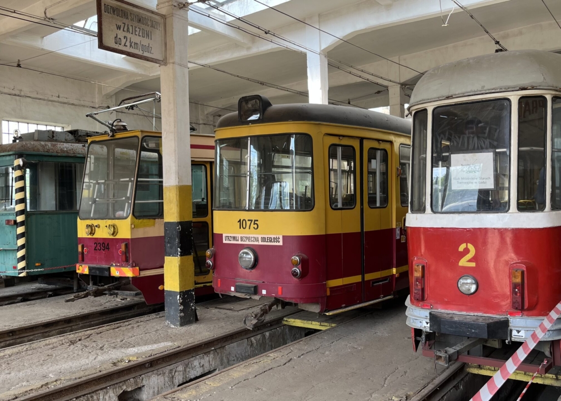 Gratka dla miłośników komunikacji miejskiej w zajezdni na Brusie. Majówkowa wystawa starych tramwajów i autobusów