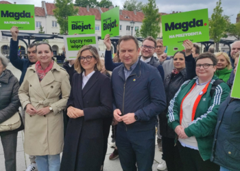 Magdalena Biejat na Starym Rynku w Łodzi