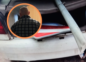 Pijany pirat drogowy z Radomska. 28-latek jechał pod prąd prosto na radiowóz, w bagażniku miał znaki drogowe