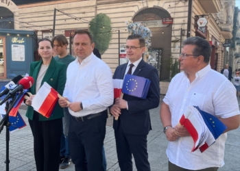 Łódzka Lewica w Dniu Flagi. "Flagę i symbole narodowe trzeba mieć przede wszystkim w sercu"