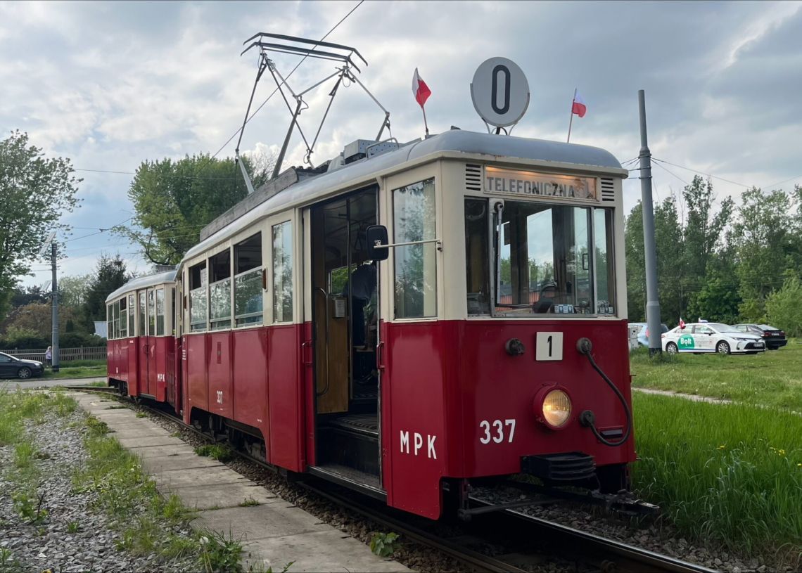 Zabytkowe autobusy i tramwaje ruszyły w miasto. Łódzkie podróże w czasie tylko do 4 maja 1 Zabytkowe autobusy i tramwaje ruszyły w miasto. Łódzkie podróże w czasie tylko do 4 maja