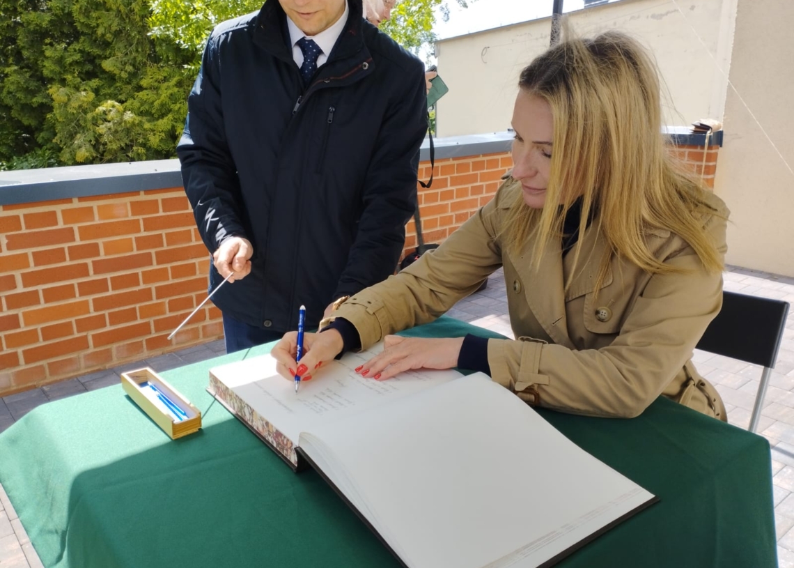 Towarzystwo Przyjaciół Zduńskiej Woli otrzymało własny sztandar. Ma podkreślać zasługi dla miasta