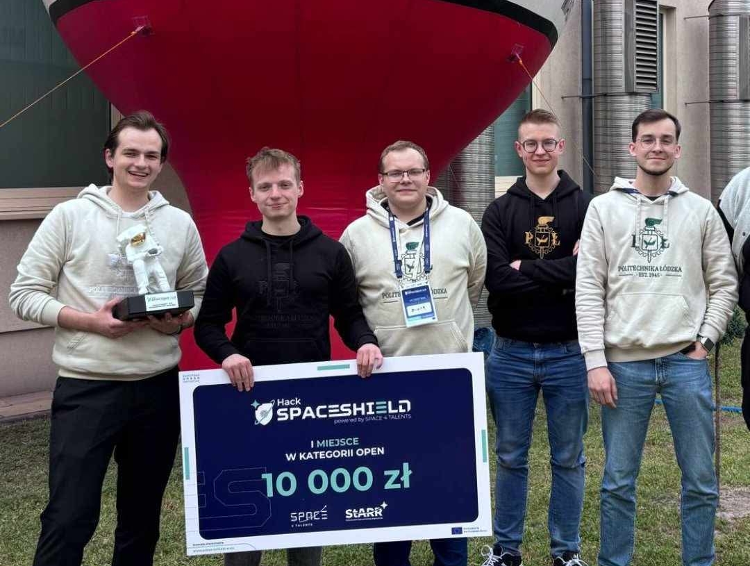 Studenci Politechniki Łódzkiej wygrali Kosmiczny Hackathon 1 Studenci Politechniki Łódzkiej wygrali Kosmiczny Hackathon