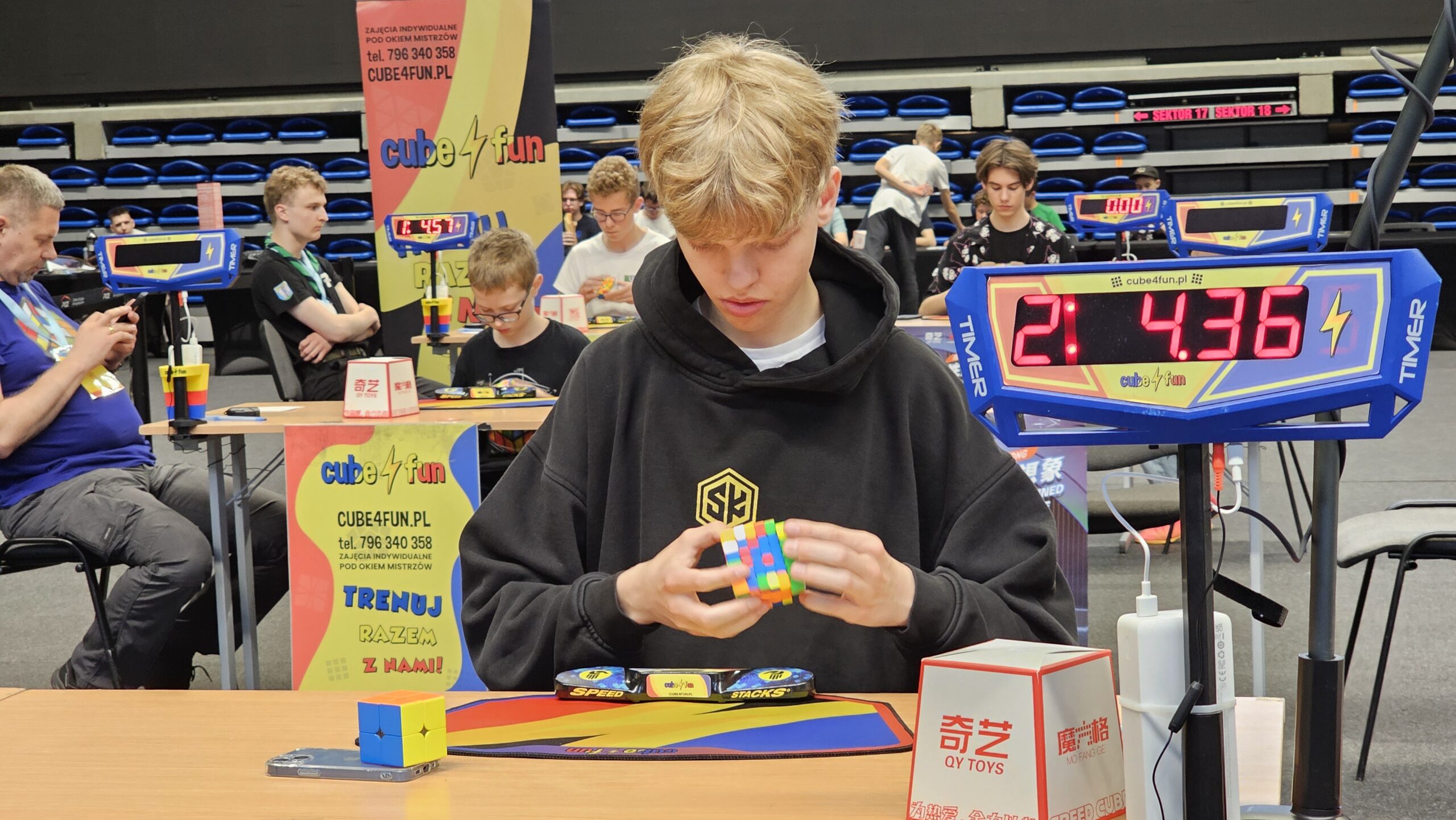 Zawody w speedcubingu w Bełchatowie