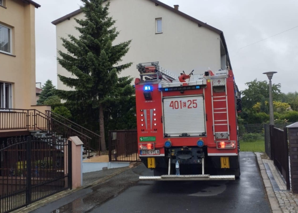 Śmiertelny pożar garażu w Bełchatowie. Nie żyje 73-latek