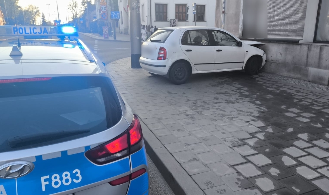 Pijany kierowca wjechał w budynek