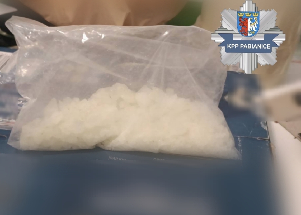 Poruszał się autem mimo zakazu, wpadł z narkotykami, fot. Policja