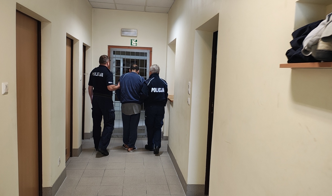 Obywatel Afganistanu chciał dostać się do Paryża i... szedł pieszo po S8