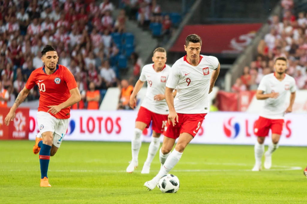 Robert Lewandowski rezygnuje z kadry. Probierz wcześniej zabrał mu opaskę kapitana