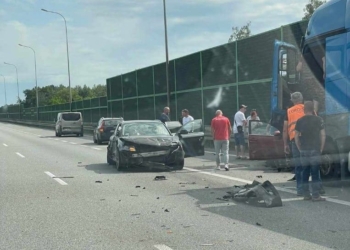 Kolizja na autostradzie A1. Korek w kierunku Łodzi