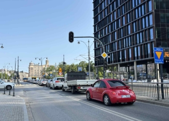 Zmiany dla kierowców w centrum Łodzi. Nowa organizacja ruchu na skrzyżowaniu Traugutta/Kilińskiego