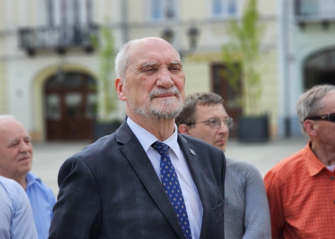 Akt oskarżenia przeciwko Antoniemu Macierewiczowi. Sprawa trafi do sądu 1 Akt oskarżenia przeciwko Antoniemu Macierewiczowi. Sprawa trafi do sądu