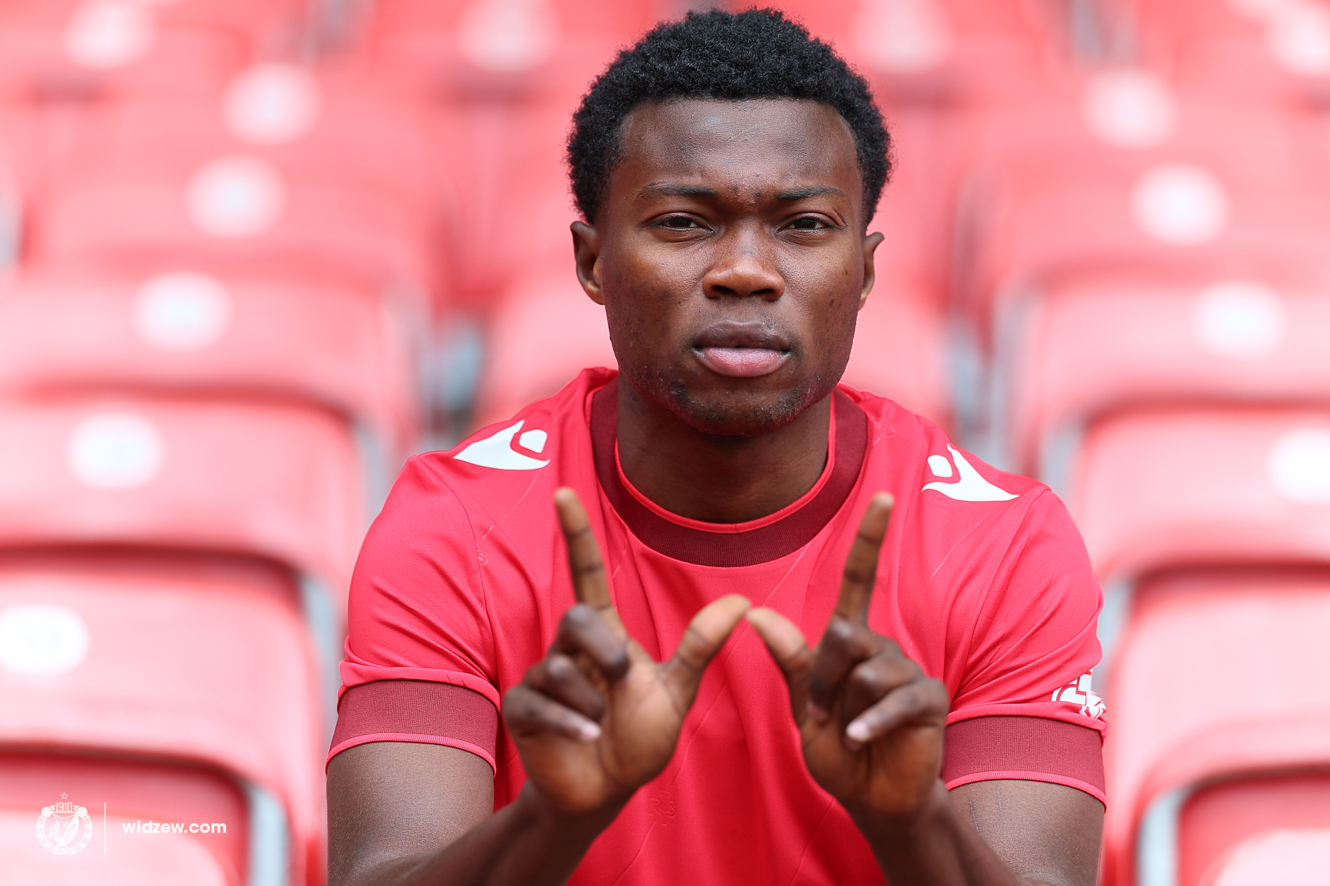 Widzew Łódź z kolejnym transferem. Sięga po 21-letniego Samuela Akere