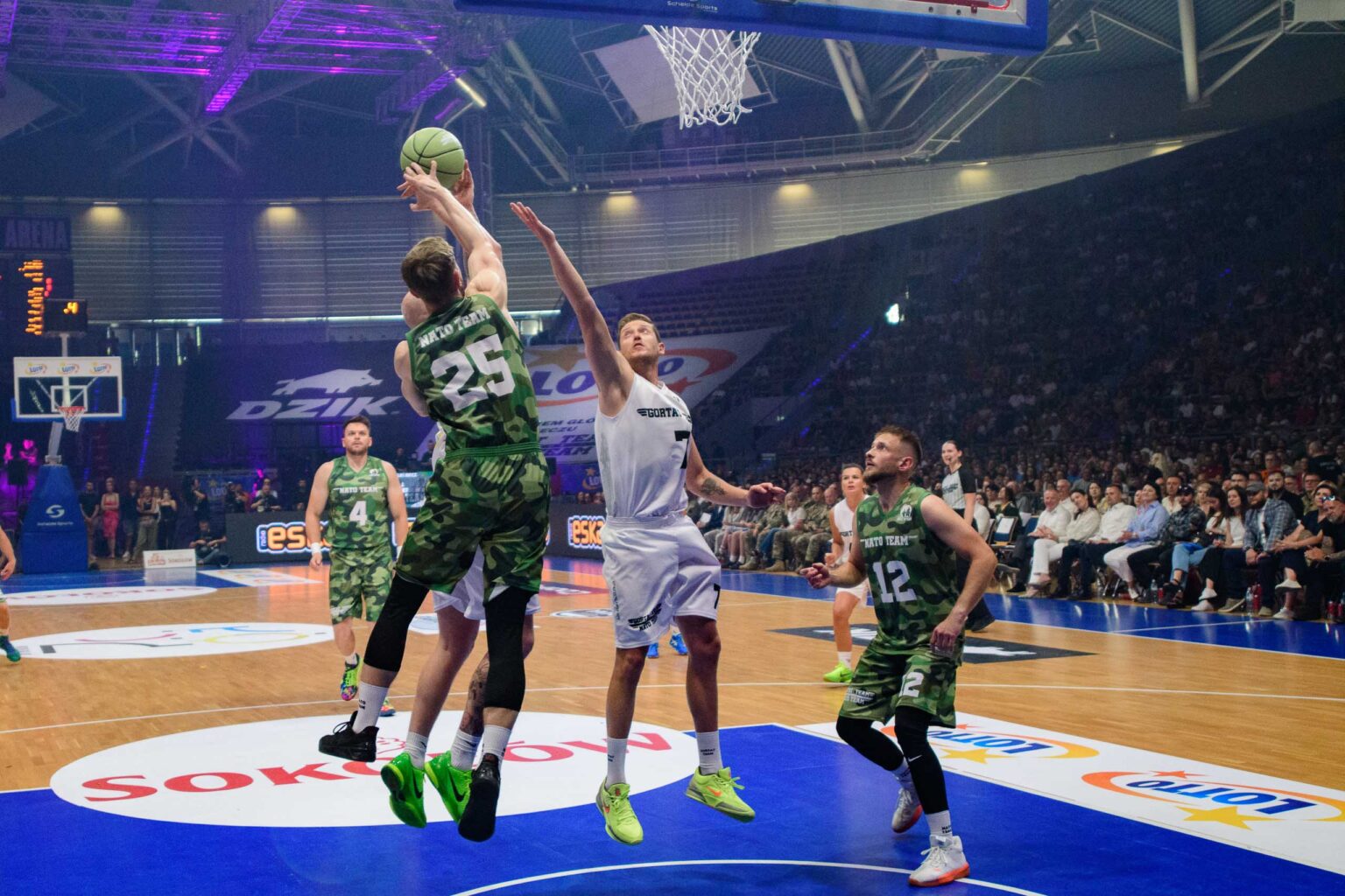 Gortat Team vs Team NATO Fot Sebastian Szwajkowski 6