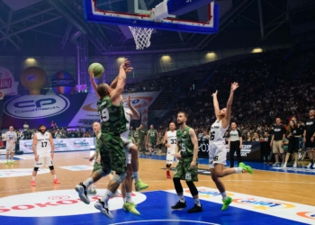 Mecz Gortat Team vs Team NATO. Gwiazdy i żołnierze na parkiecie Atlas Areny [ZDJĘCIA]