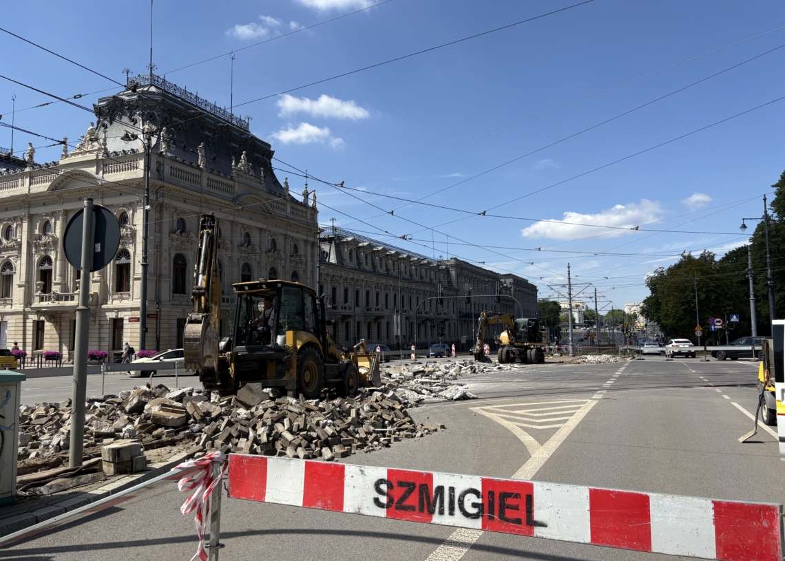 Duże utrudnienia w centrum Łodzi. Jak radzą sobie mieszkańcy?
