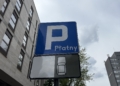 Blisko 50 darmowych miejsc parkingowych może zniknąć. Władze Łodzi chcą sprzedać działkę przy Piłsudskiego 4 Blisko 50 darmowych miejsc parkingowych może zniknąć. Władze Łodzi chcą sprzedać działkę przy Piłsudskiego