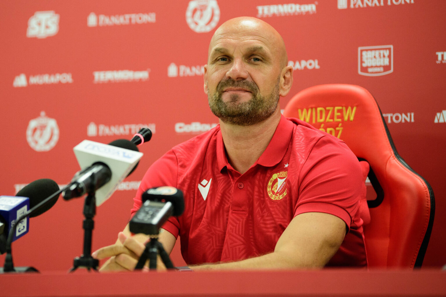 Konferencja Trenera i Trening Widzewa Fot Sebastian Szwajkowski 10