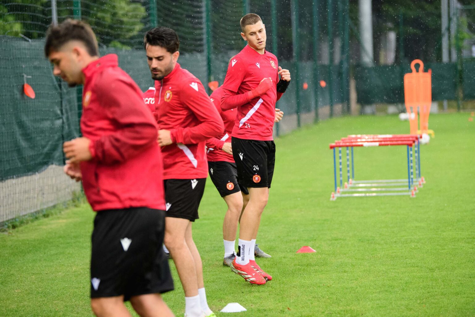 Konferencja Trenera i Trening Widzewa Fot Sebastian Szwajkowski 21