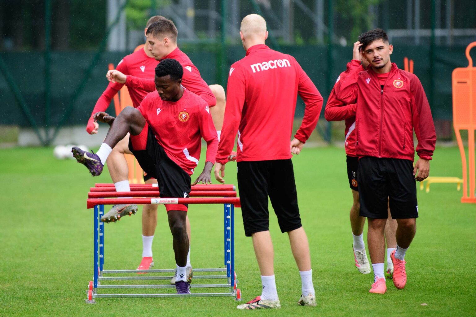 Konferencja Trenera i Trening Widzewa Fot Sebastian Szwajkowski 35